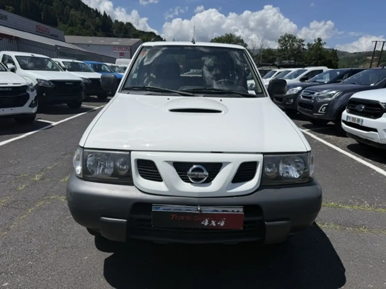 Nissan Terrano 2.7 TDI 125CH LUXE 3P — photo 1 of 9