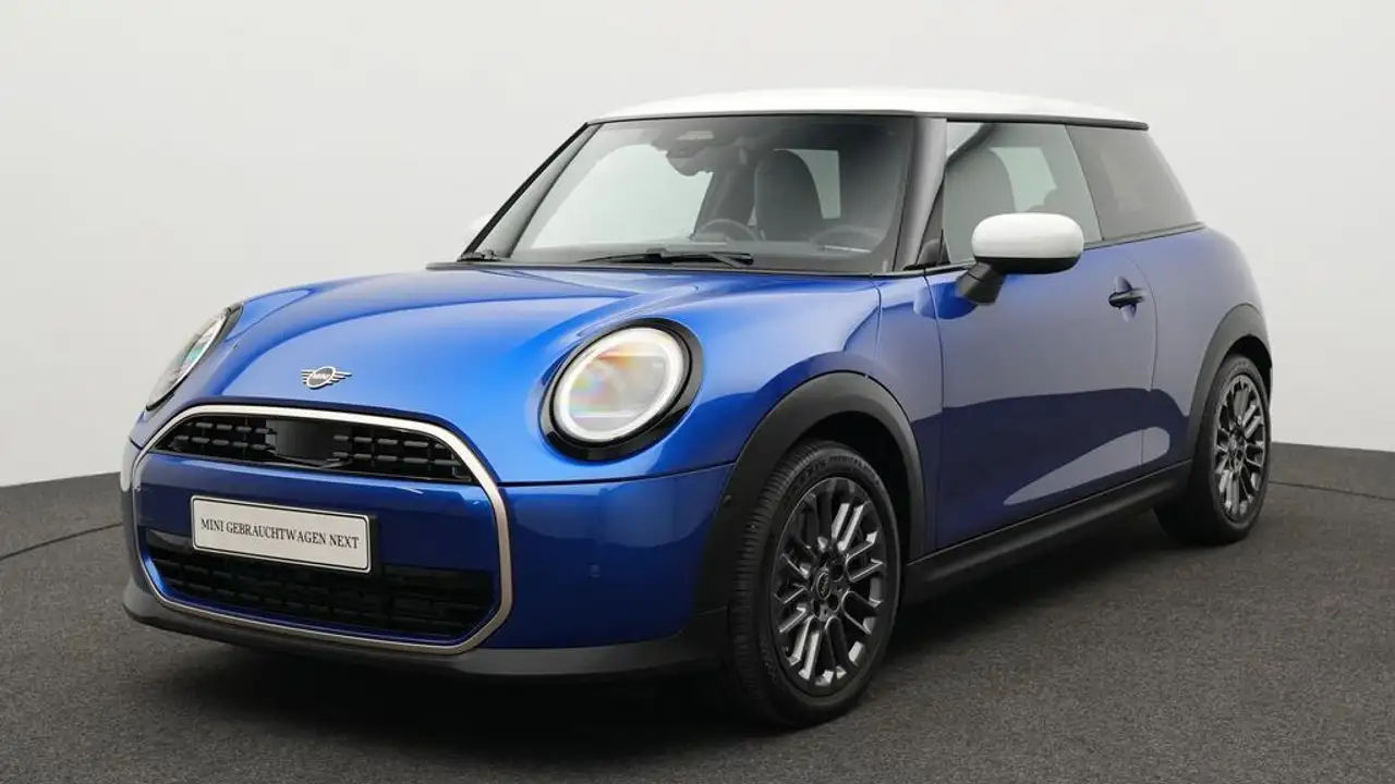 MINI Cooper C Favoured Trim — photo 1 of 26