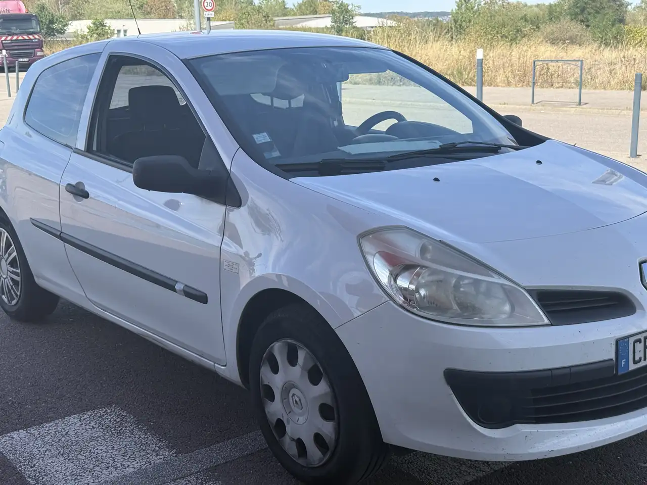Renault Clio SOCIETE 1.5 DCI 85 AIR — photo 1 of 9