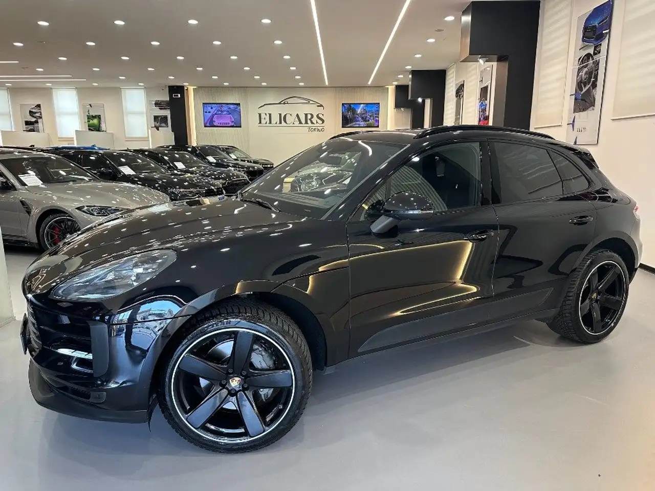 Porsche Macan 3.0 S — photo 1 of 15