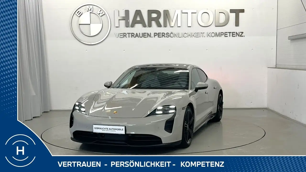 Porsche Taycan *Sport Chrono / BOSE / Panorama* — photo 1 of 22