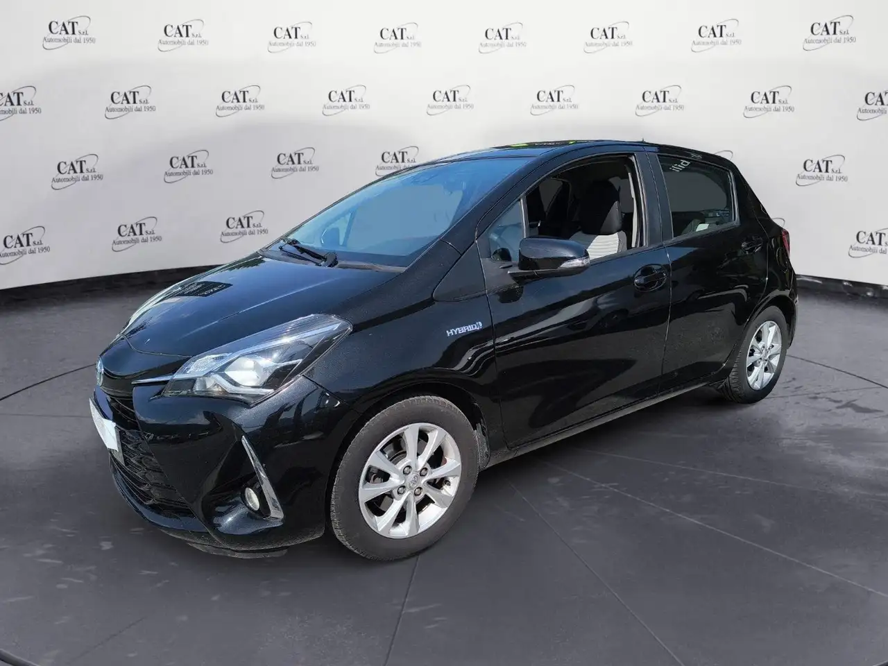 Toyota Yaris 1.5 Hybrid Style MY18+ — photo 1 of 15