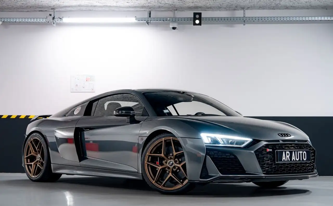 Audi R8 V10 5.2 FSI 540 CH Quattro S Tronic Freins Céramique 2 joues de roues Magnetic Ride Carbone B&O CarPlay Caméra recul — photo 1 of 15
