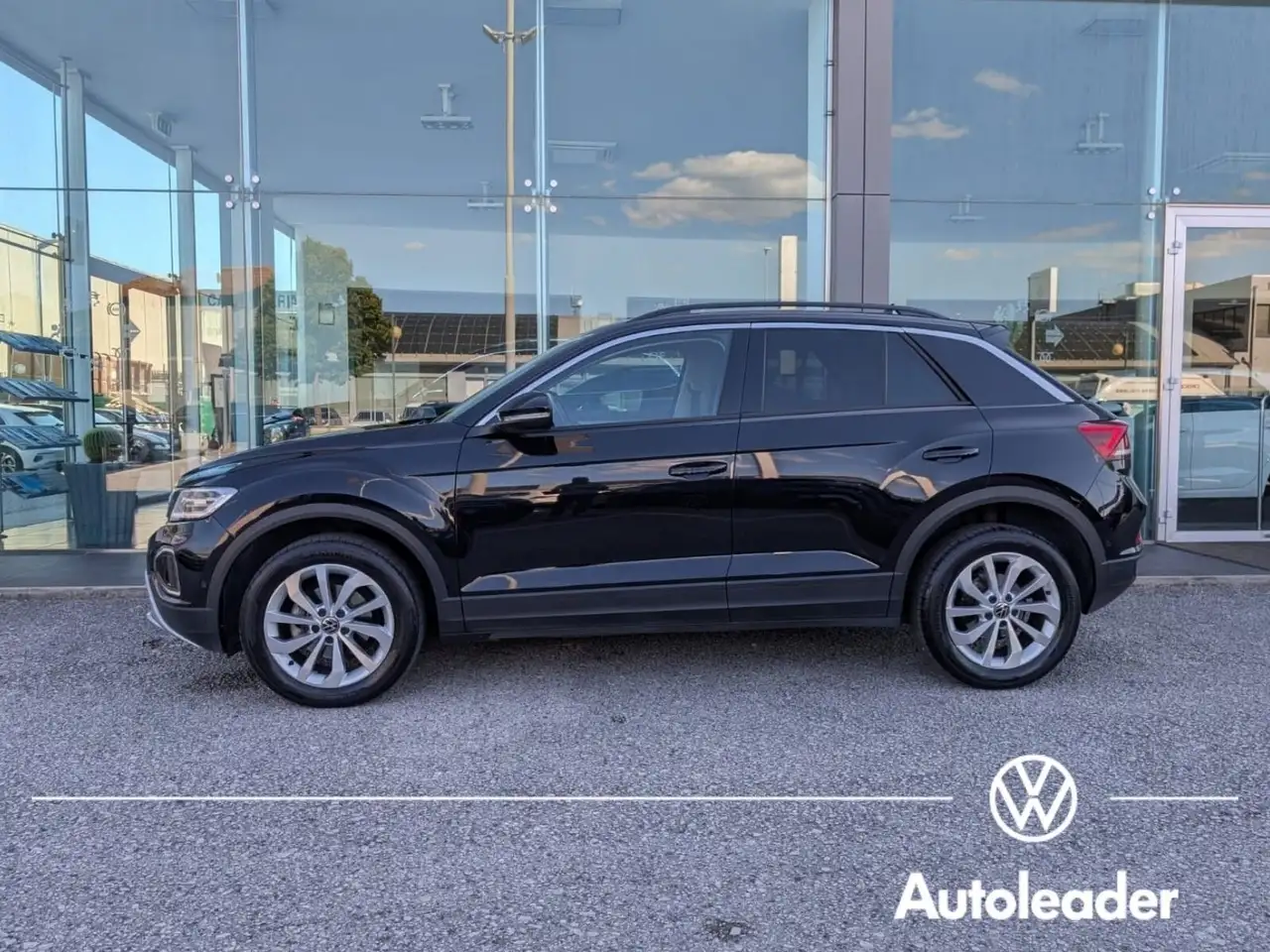 2024 Volkswagen T-Roc T-Roc 1.0 TSI Life SOLI 22.000 km, photograph 7
