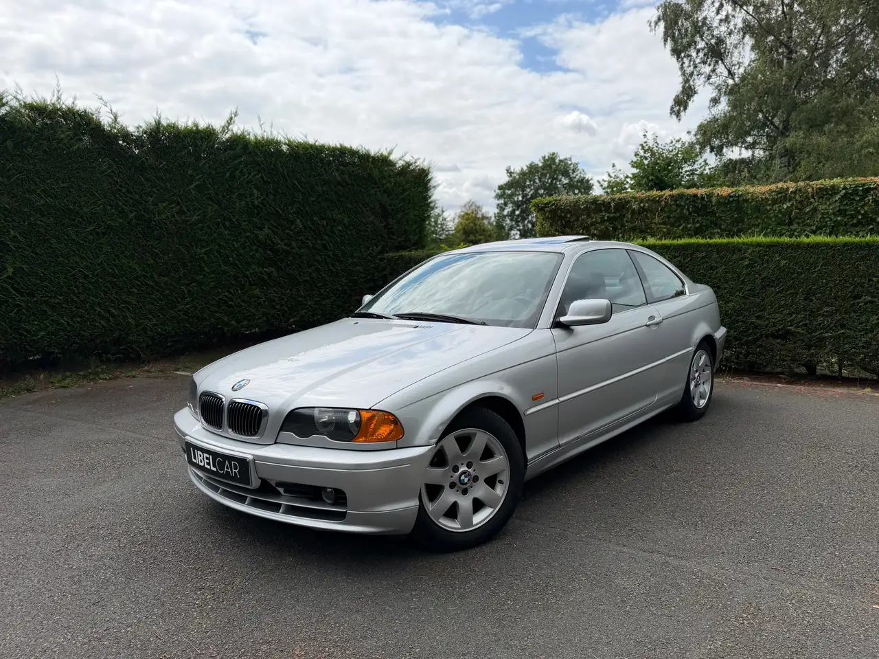 BMW 320 320 CiA *GARANTIE* *AUTOMATIQUE* *CUIR* *AIRCO* *SIEGES CHAUFFANTS* *TOIT OUVRANT* — photo 1 of 15