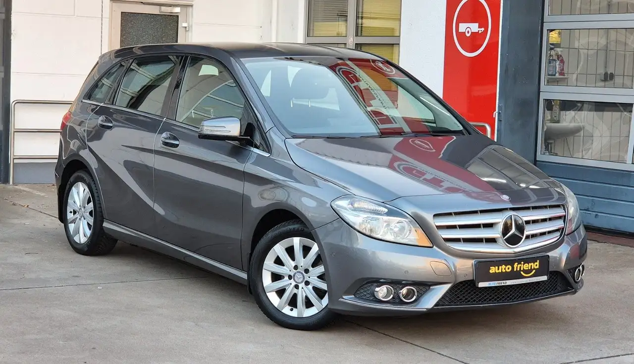 Mercedes-Benz B 180 CDI *1. HAND* *LÜCKENLOS MB SCHECKHEFT* — photo 1 of 23