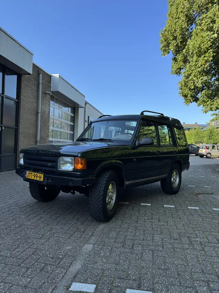 Land Rover Discovery 3.9 S — photo 1 of 11