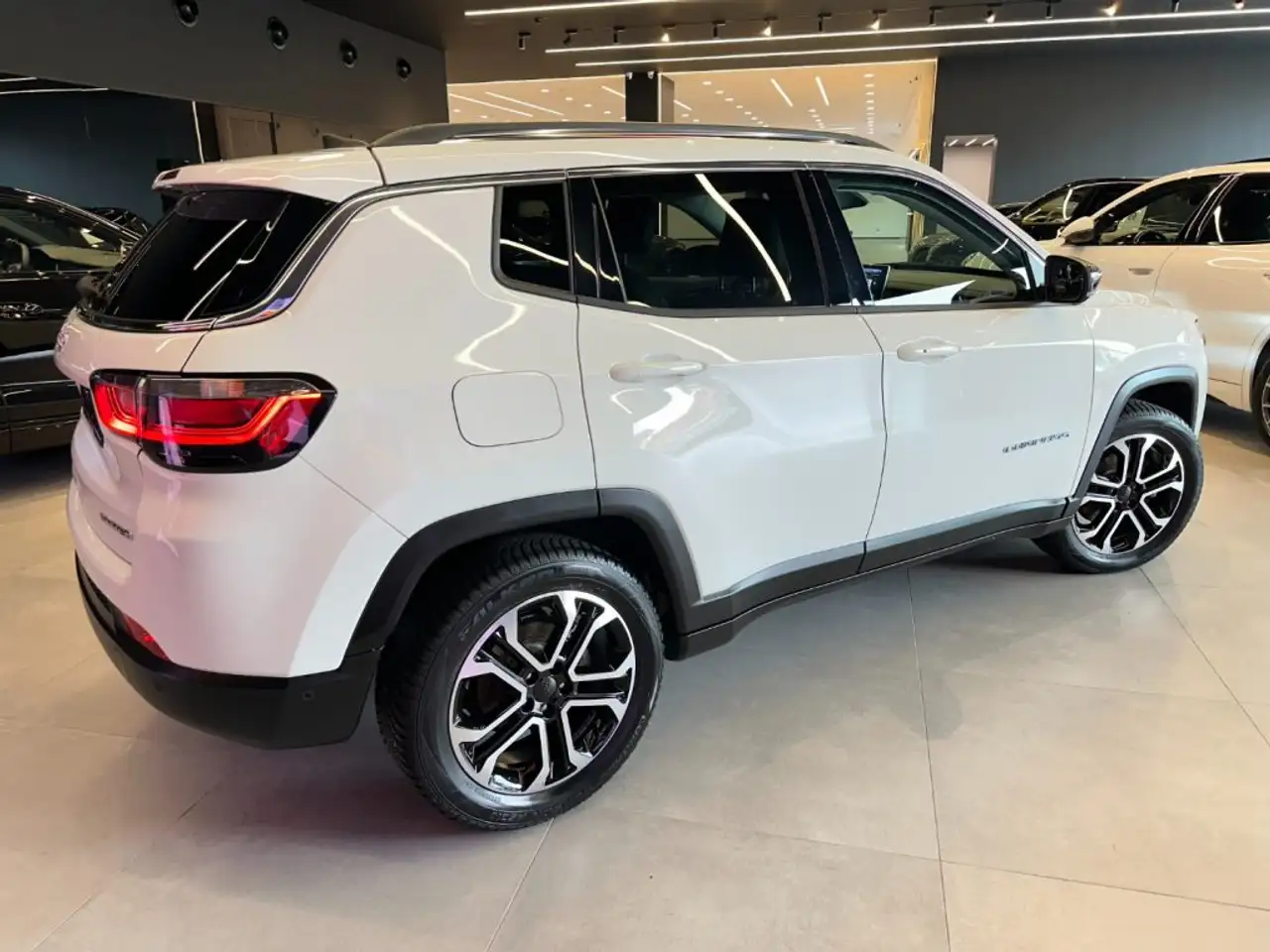Jeep Compass 1.3 Turbo T4 150 CV aut. 2WD Limited — photo 1 of 15