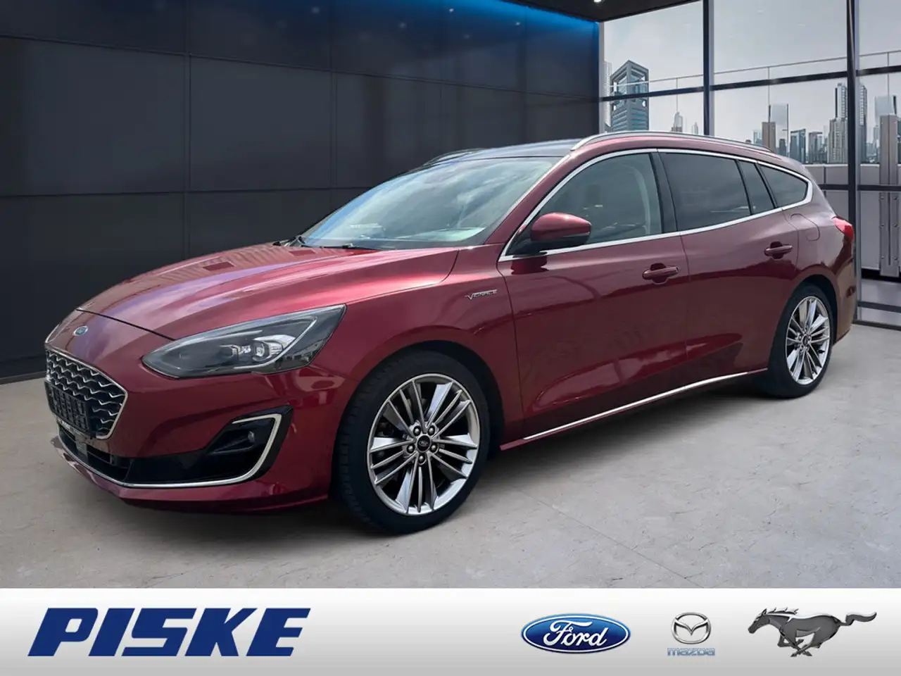 Ford Focus Vignale KAMERA NAVI ACC HUD LED PANO — photo 1 of 13