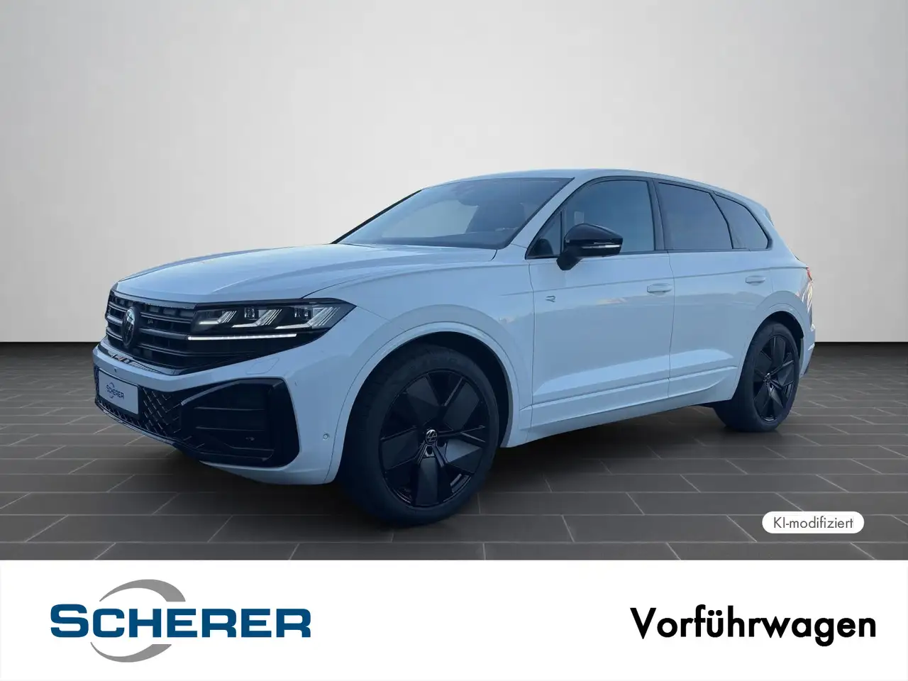 Volkswagen Touareg R-Line Black Style, elektr. AHK, Leder, — photo 1 of 15