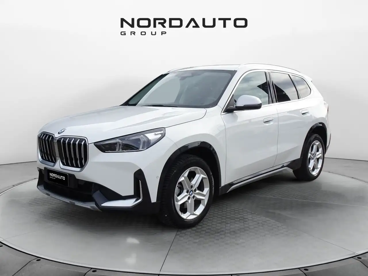 BMW X1 X Series sDrive 18d — photo 1 of 15