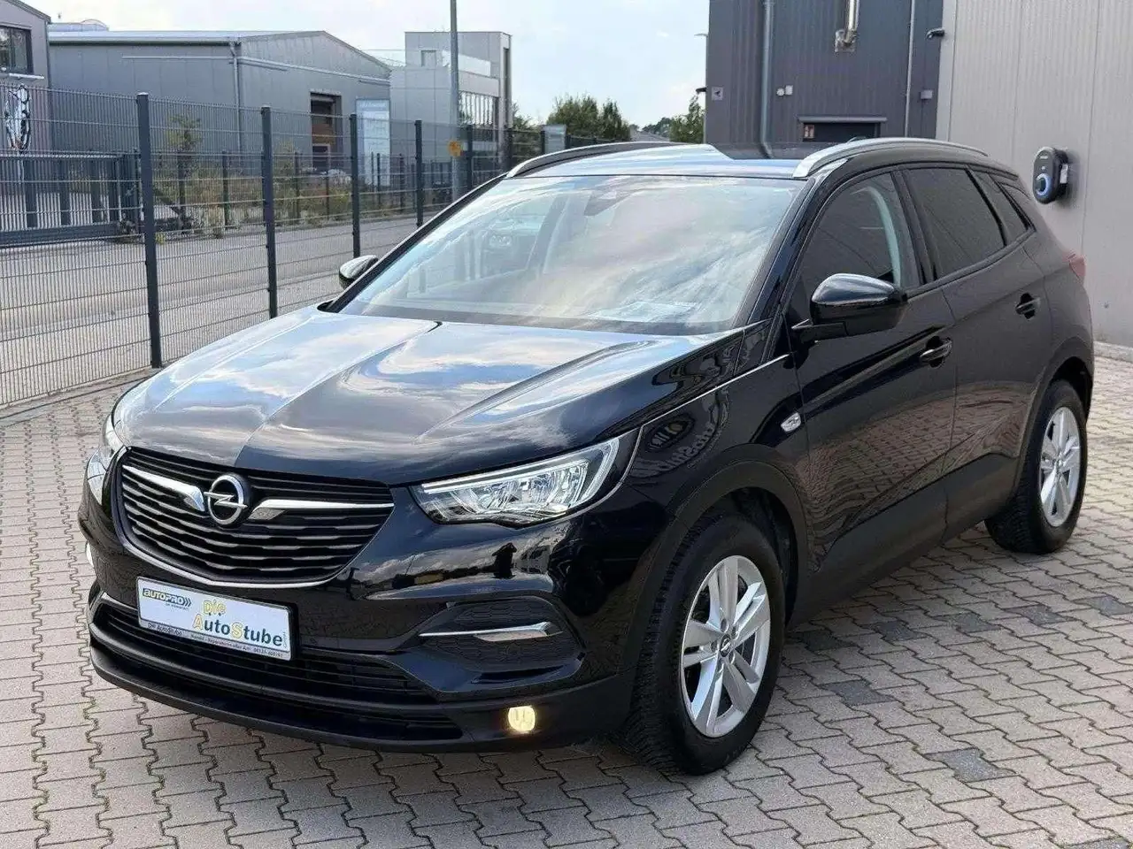Opel Grandland X Edition mit fast voller Ausstattung — photo 1 of 20