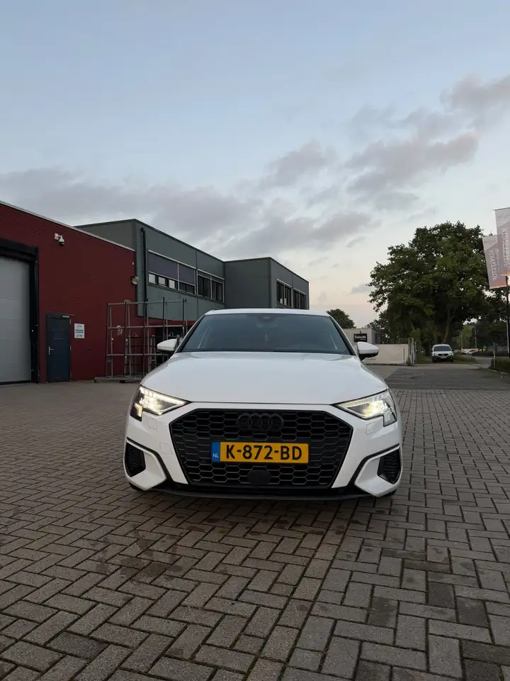 Audi A3 30 TFSI — photo 1 of 20