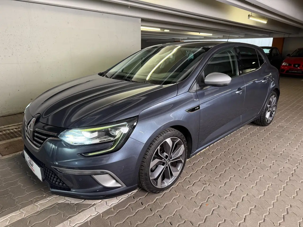 Renault Megane 1.2 TCe 130 Energy GT-Line — photo 1 of 29