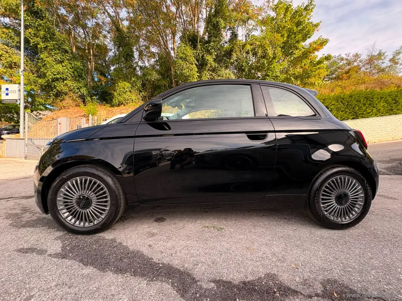 2026 Fiat 500C Berlina Hybrid Icon, photograph 8