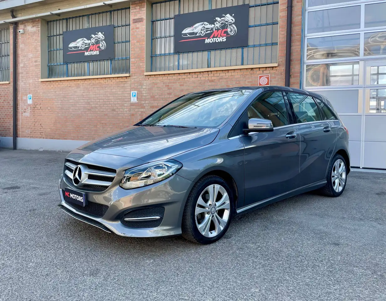Mercedes-Benz B 180 Premium Full Edition- UNICO PROPRIETARIO — photo 1 of 15