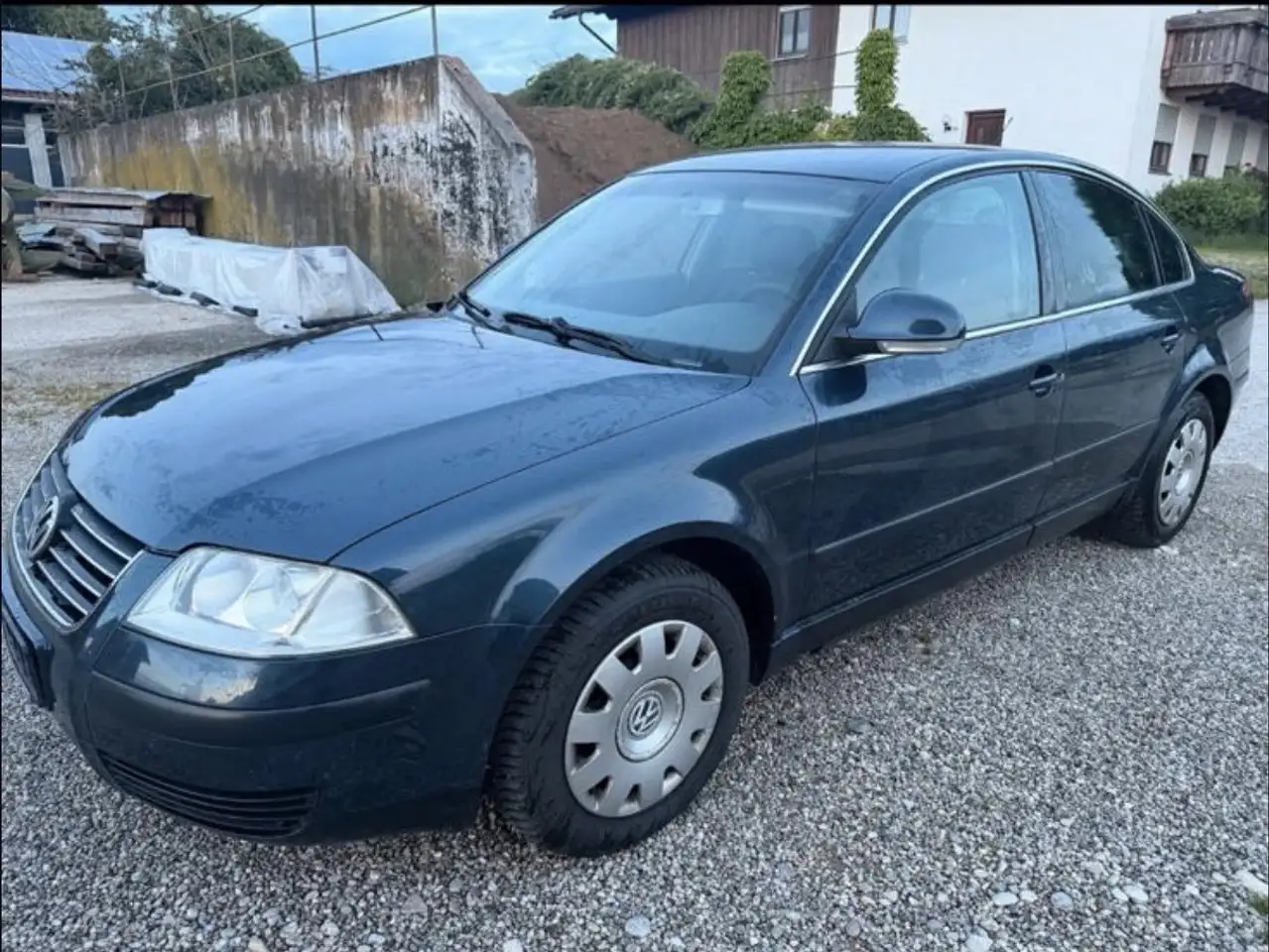 Volkswagen Passat 2.0 — photo 1 of 5