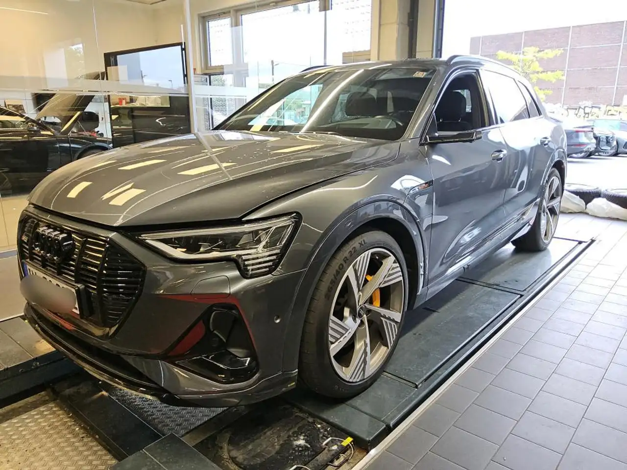 Audi e-tron 55 2x S line ACC HuD PANO NIGHT MASSAGE — photo 1 of 10
