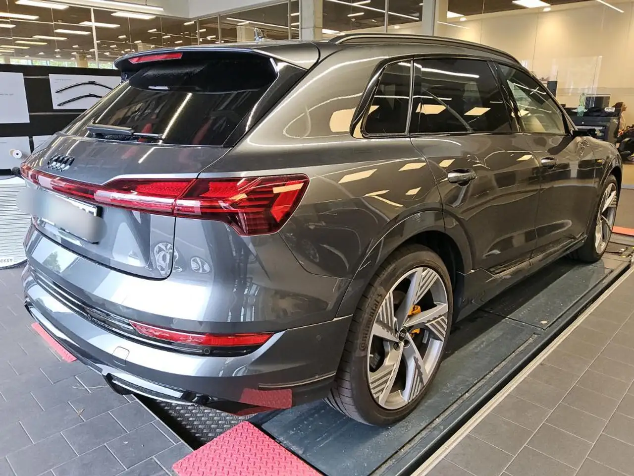 2022 Audi e-tron 55 2x S line ACC HuD PANO NIGHT MASSAGE, photograph 6