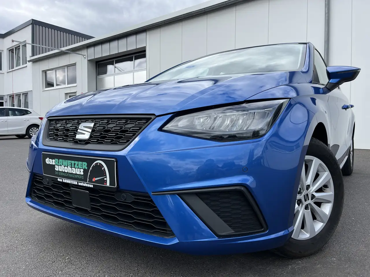 SEAT Ibiza 1.0 TSI Style 94€ m.20% Anz. Navi ACC LED RFK SH — photo 1 of 15