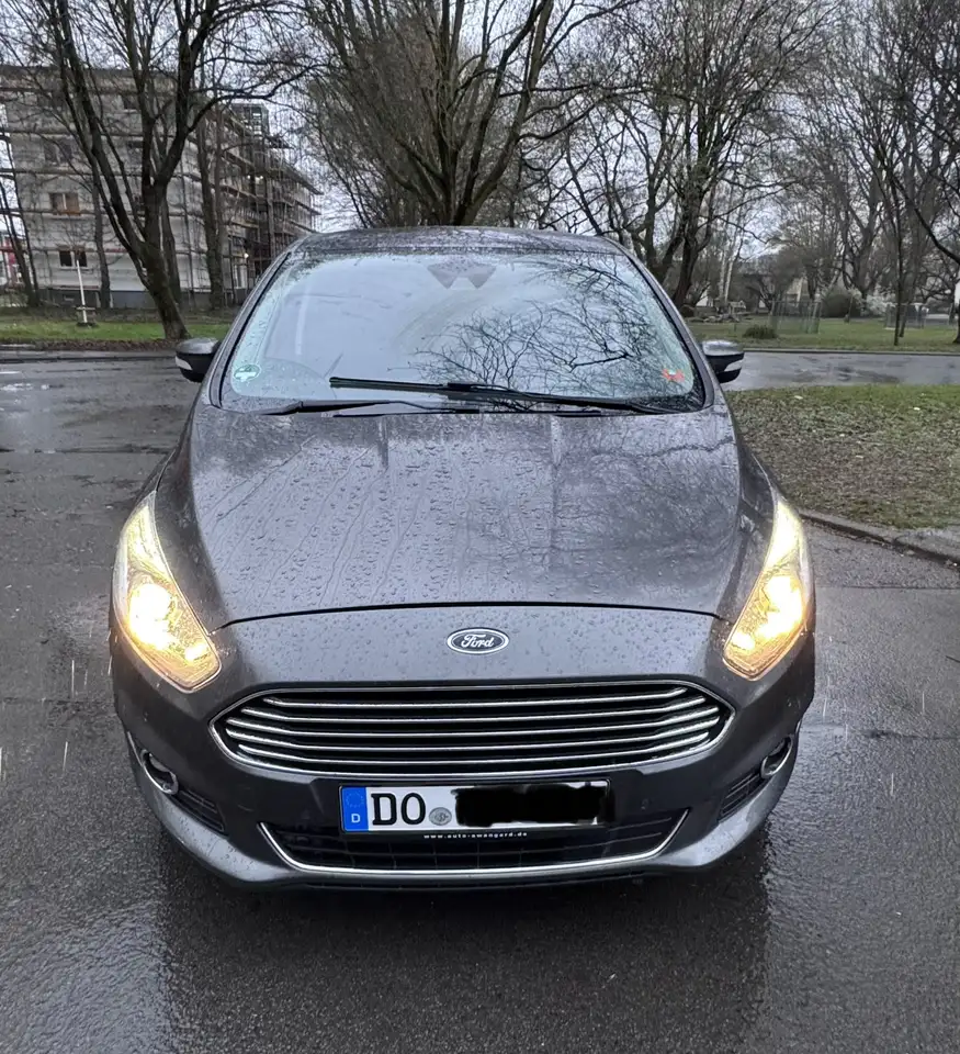 Ford S-Max 2.0 TDCi Aut. Titanium — photo 1 of 5