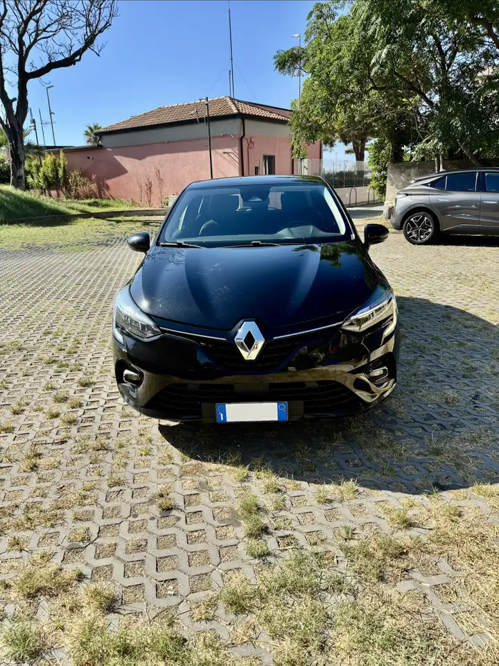 Renault Clio 1.5 blue dci Evolution 100cv — photo 1 of 9