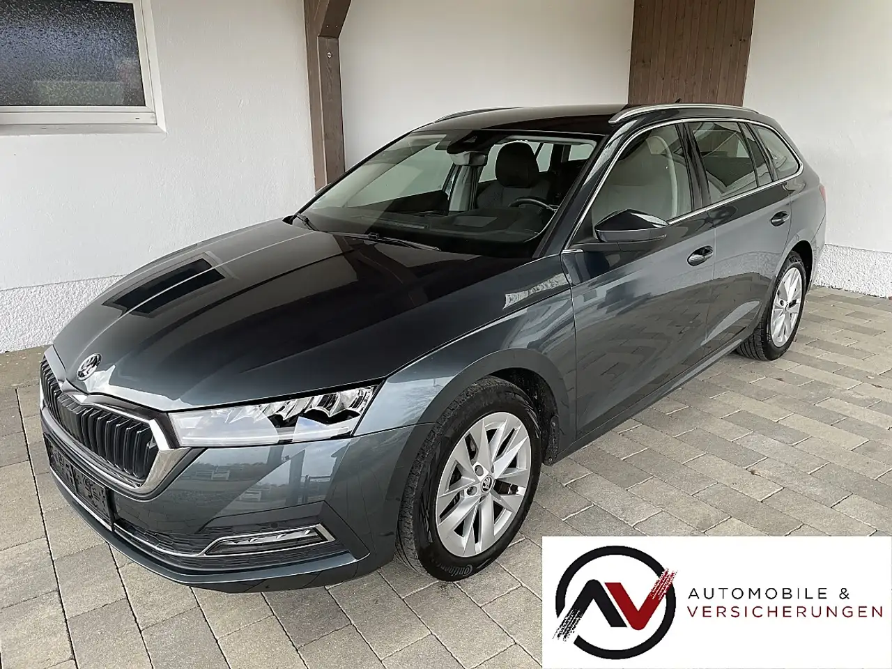 Skoda Octavia Combi 2,0 TDI Style DSG-AHV-ACC-LANE-NAVI-LED-4... — photo 1 of 40