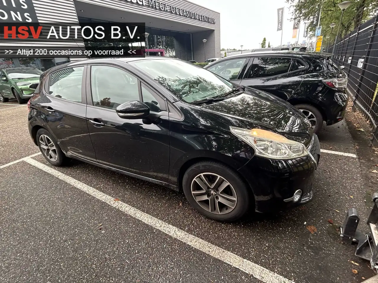 Peugeot 208 1.2 VTi Envy navi LM 4-deurs org NL — photo 1 of 5