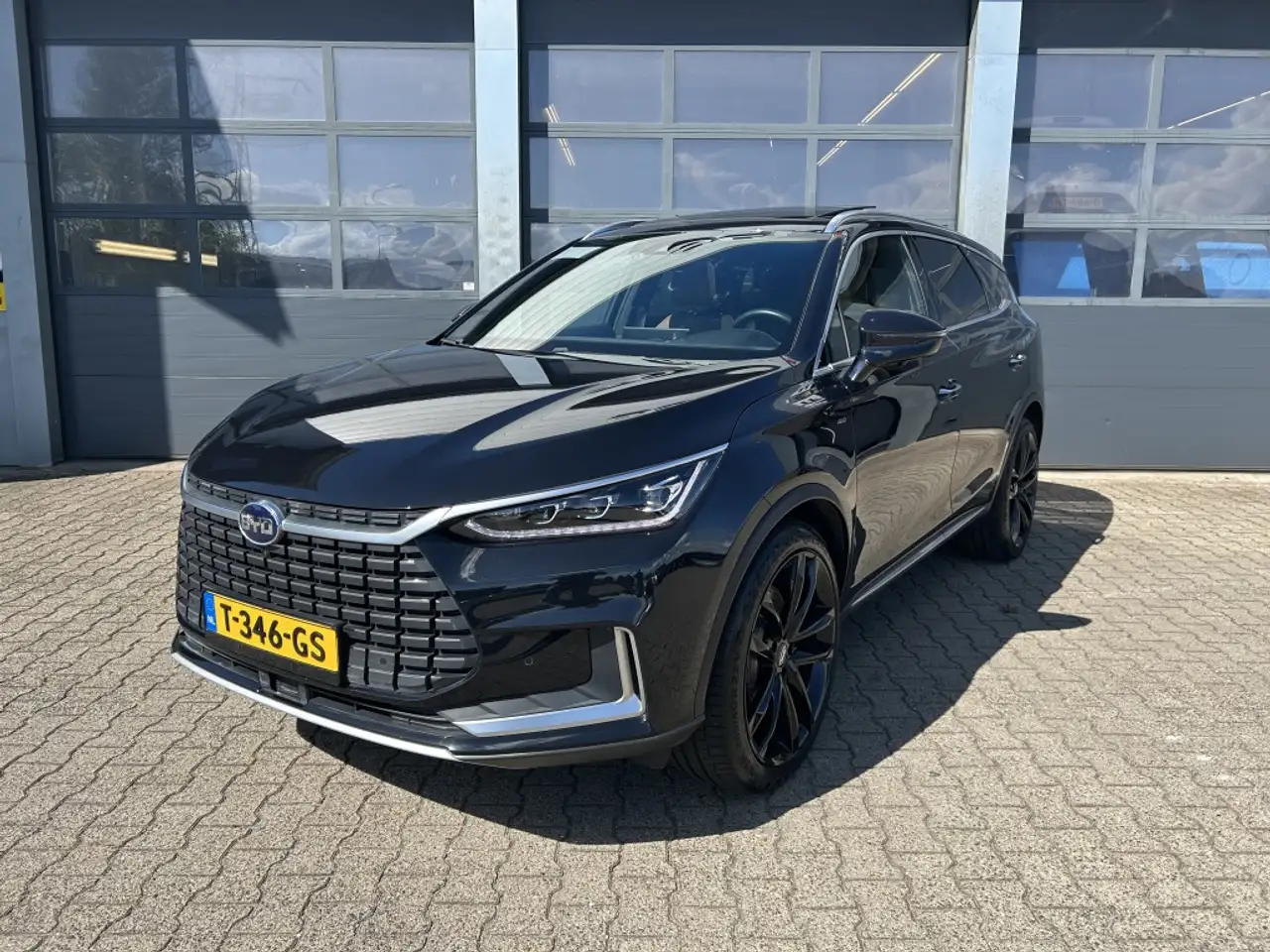 BYD Tang 86,40 kWh 517pk AWD Executive — photo 1 of 40