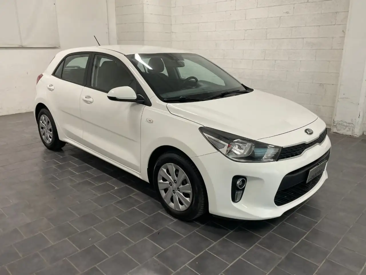 Kia Rio 1.2 MPi 84cv 5 porte Active — photo 1 of 15