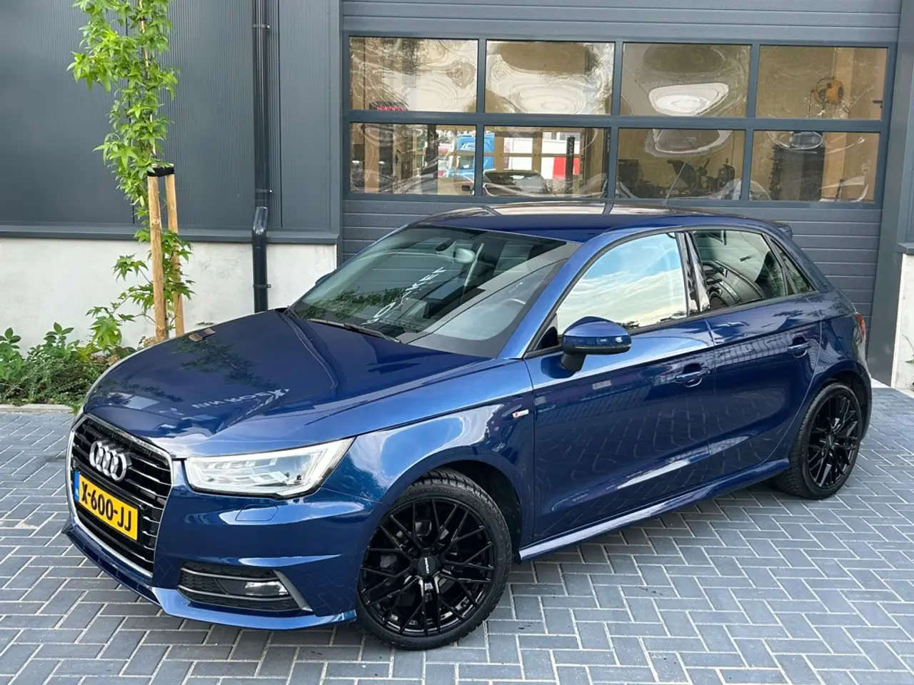 Audi A1 Sportback 1.0 TFSI Sport Pro Line S| Navigatie | P — photo 1 of 14