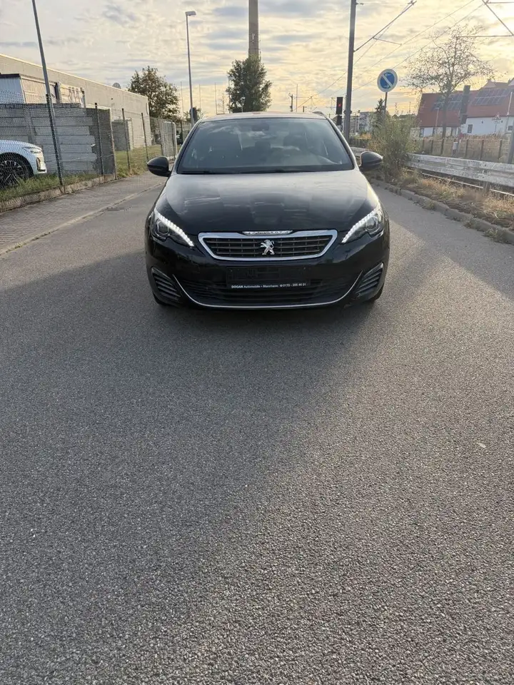 Peugeot 308 SW GT BlueHDi 180 EAT6 STOP & START — photo 1 of 12