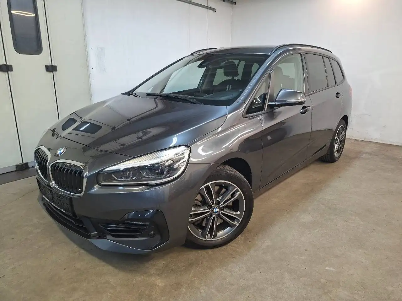 BMW 218 218 d Gran Tourer Aut. Sport Line, AHK, LED, Sitzheizung — photo 1 of 12