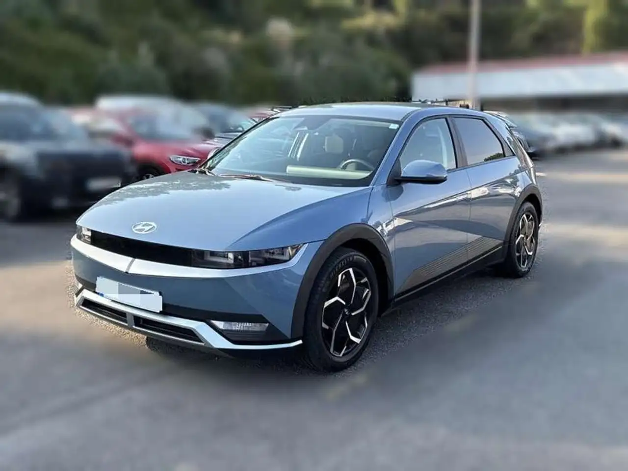 Hyundai IONIQ 58KWH Light RWD — photo 1 of 15