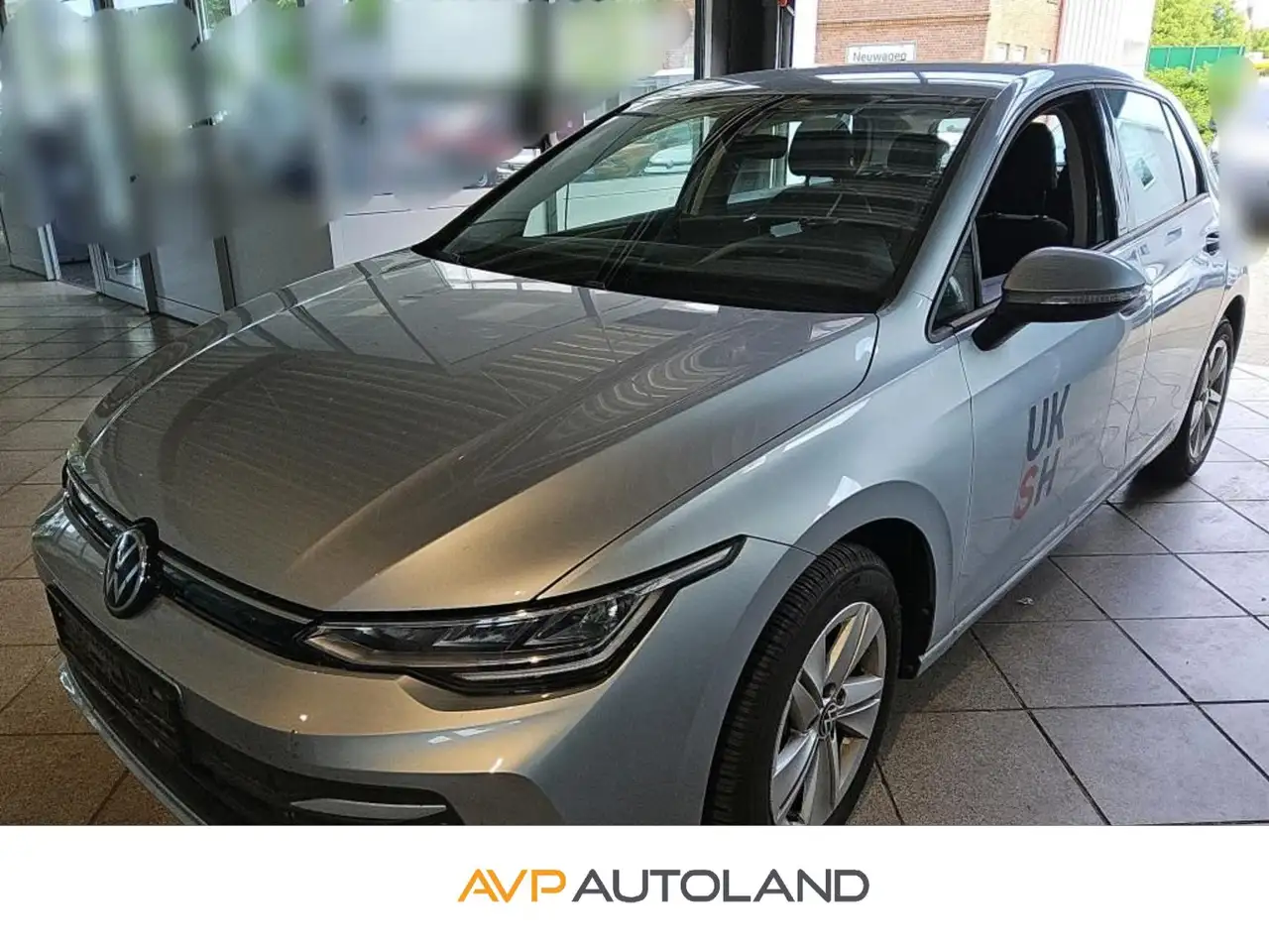 Volkswagen Golf VIII 1.5 eTSI DSG Life | NAVI | LED | SITZH — photo 1 of 5
