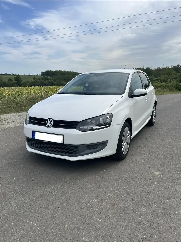 Volkswagen Polo 1.2 Comfortline — photo 1 of 15