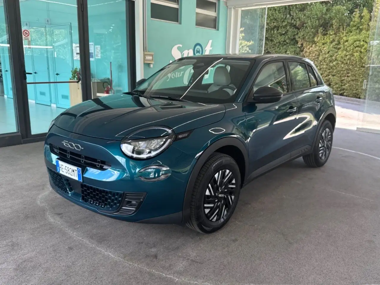Fiat 600 1.2 Hybrid 110cv Pop — photo 1 of 15