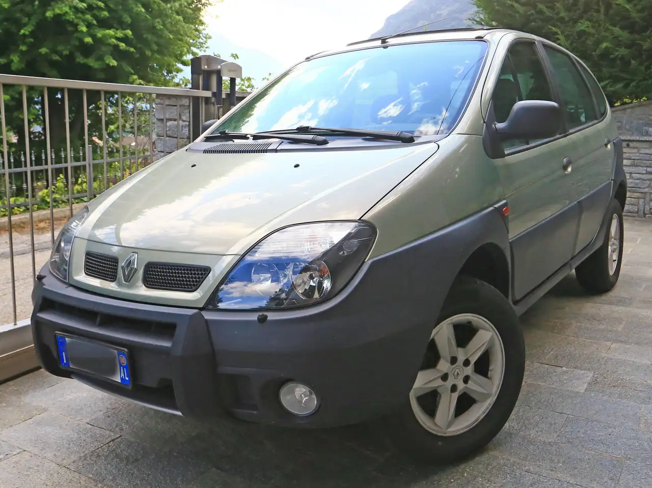 Renault Scenic Scenic I 1999 2.0 16v RX4 Pack — photo 1 of 15