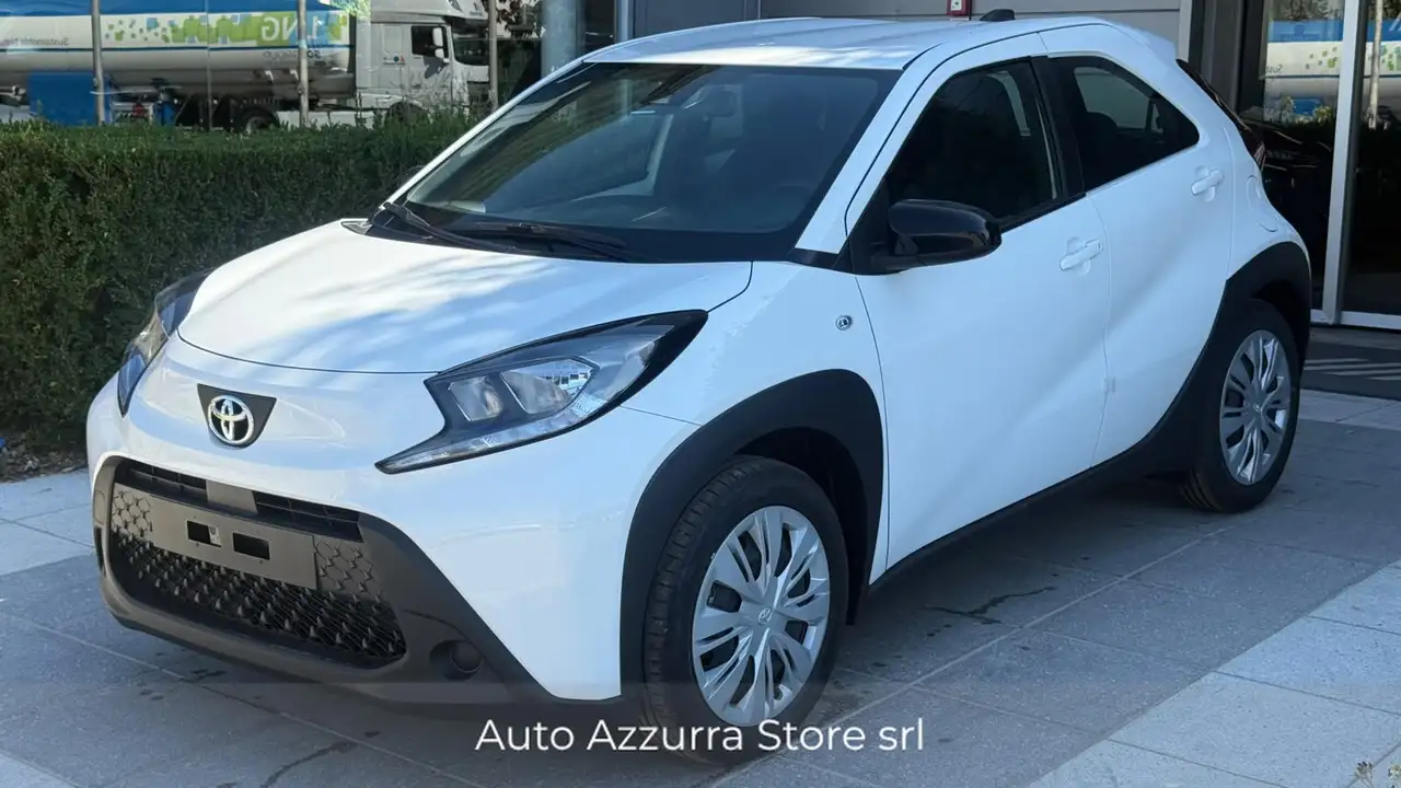 Toyota Aygo X Aygo X 1.0 Active 72cv *PROMO AZZURRA* — photo 1 of 15