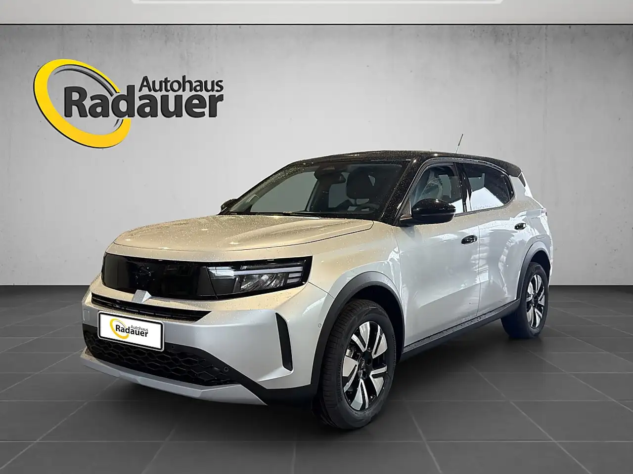 Opel Frontera 1.2 Mild-Hybrid GS — photo 1 of 15