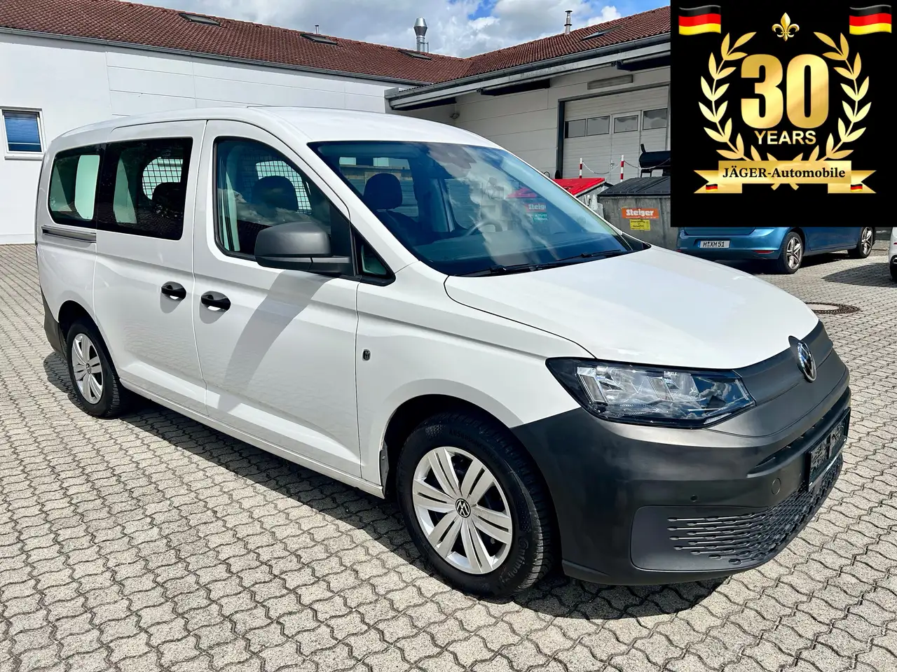 Volkswagen Caddy Kombi Maxi *1Hand*Kamera*AHK*Leder* — photo 1 of 17
