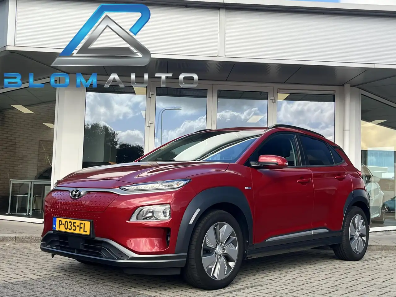 Hyundai KONA EV SOH 95%!! CARPLAY+STOELVERW+CAMERA+KEYLESS — photo 1 of 15