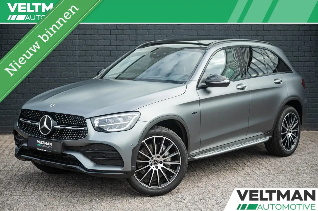 Mercedes-Benz GLC 300 300e 4MATIC AMG LINE PANO BURMESTER MEMORY TREKHAA — photo 1 of 30