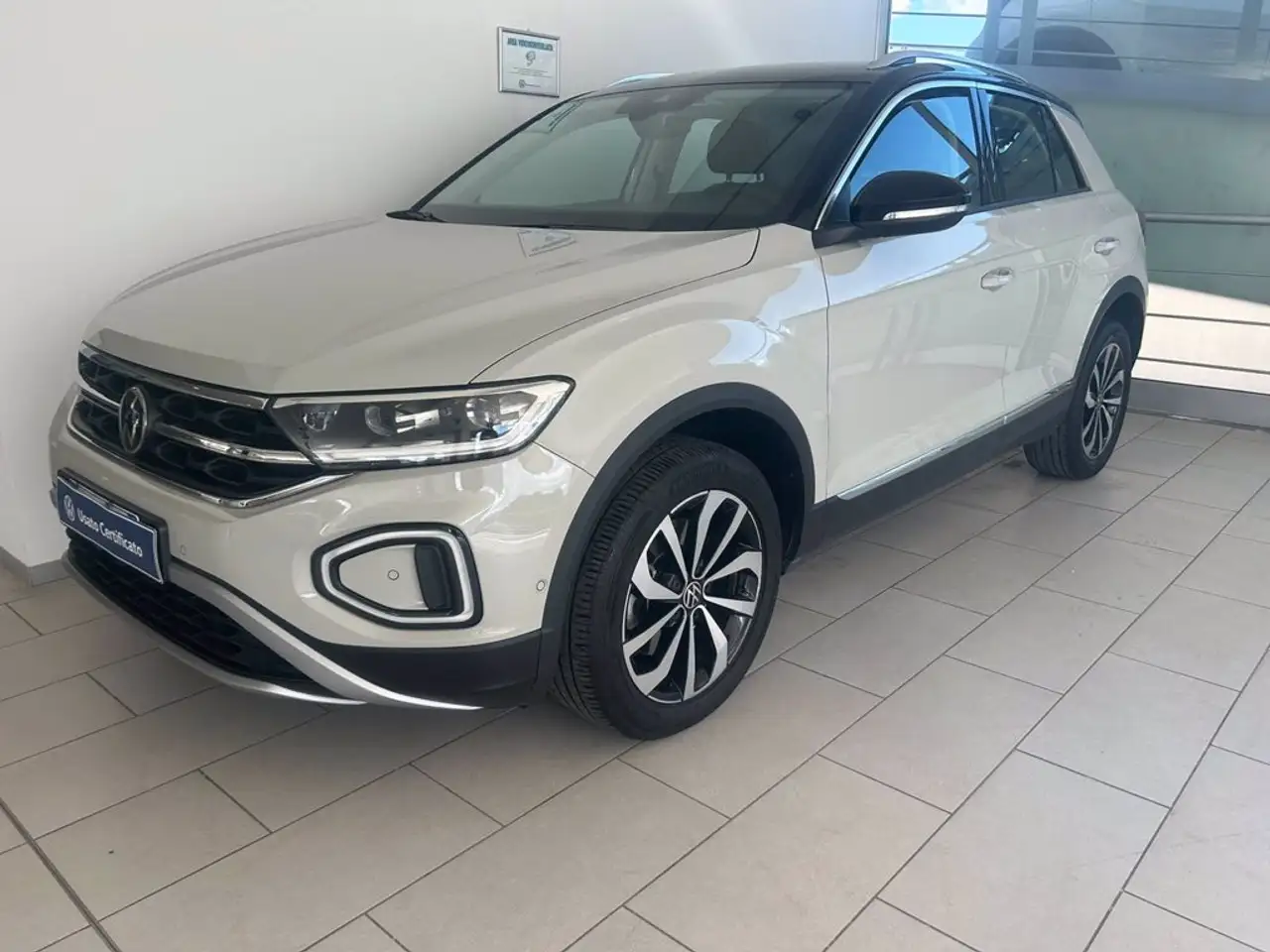 Volkswagen T-Roc 2.0 tdi style 150cv dsg — photo 1 of 15