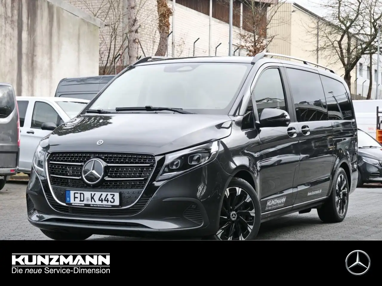 Mercedes-Benz V 300 d STYLE Lang Standhzg Distronic 360° AHK — photo 1 of 15