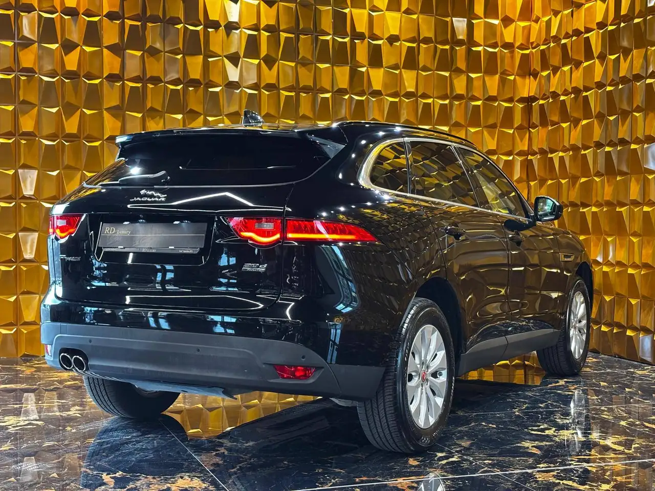 2020 Jaguar F-Pace 2.0d i4 Prestige AWD auto my20 Tagliandi Jaguar, photograph 6