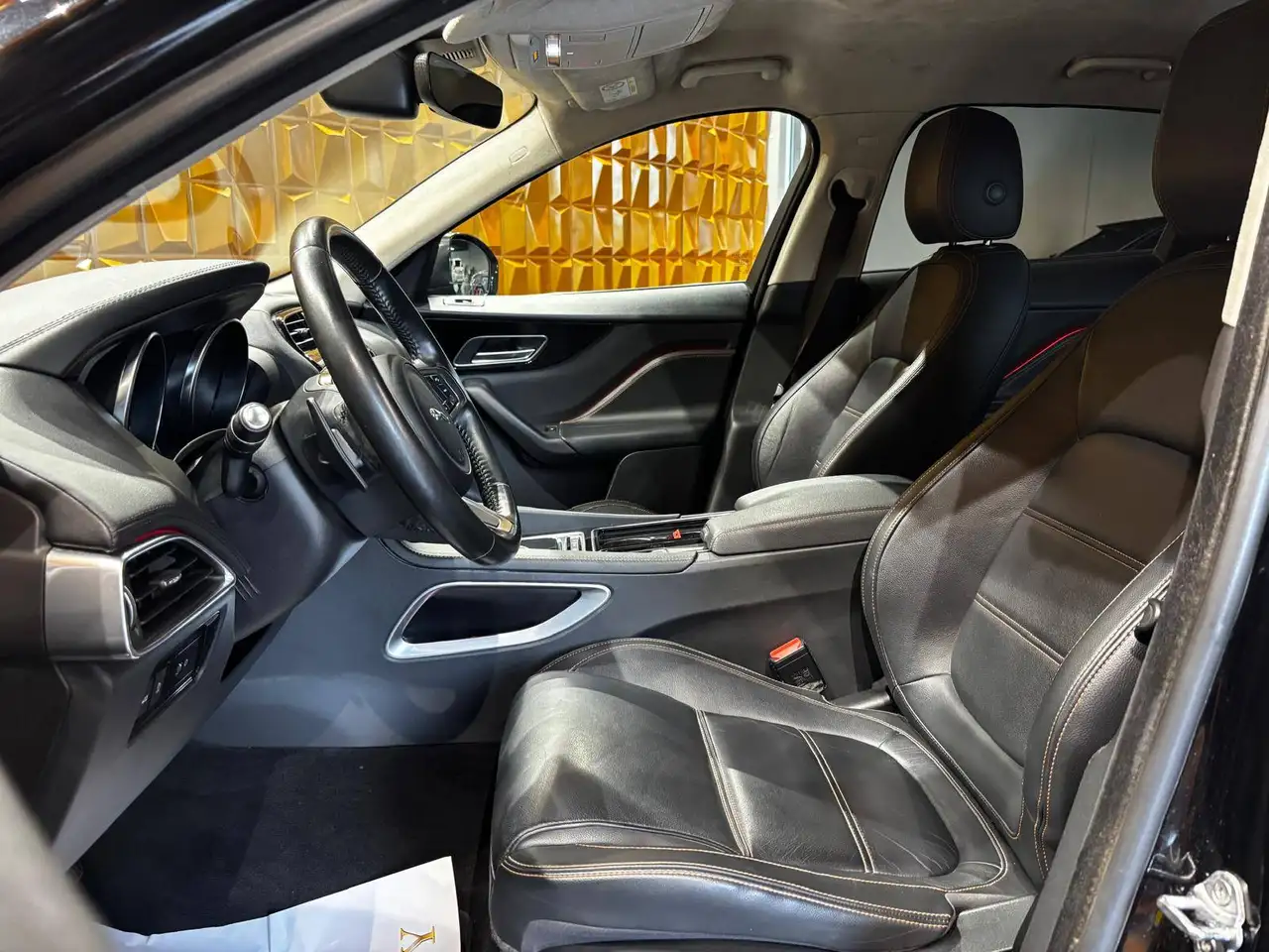 2020 Jaguar F-Pace 2.0d i4 Prestige AWD auto my20 Tagliandi Jaguar, photograph 9
