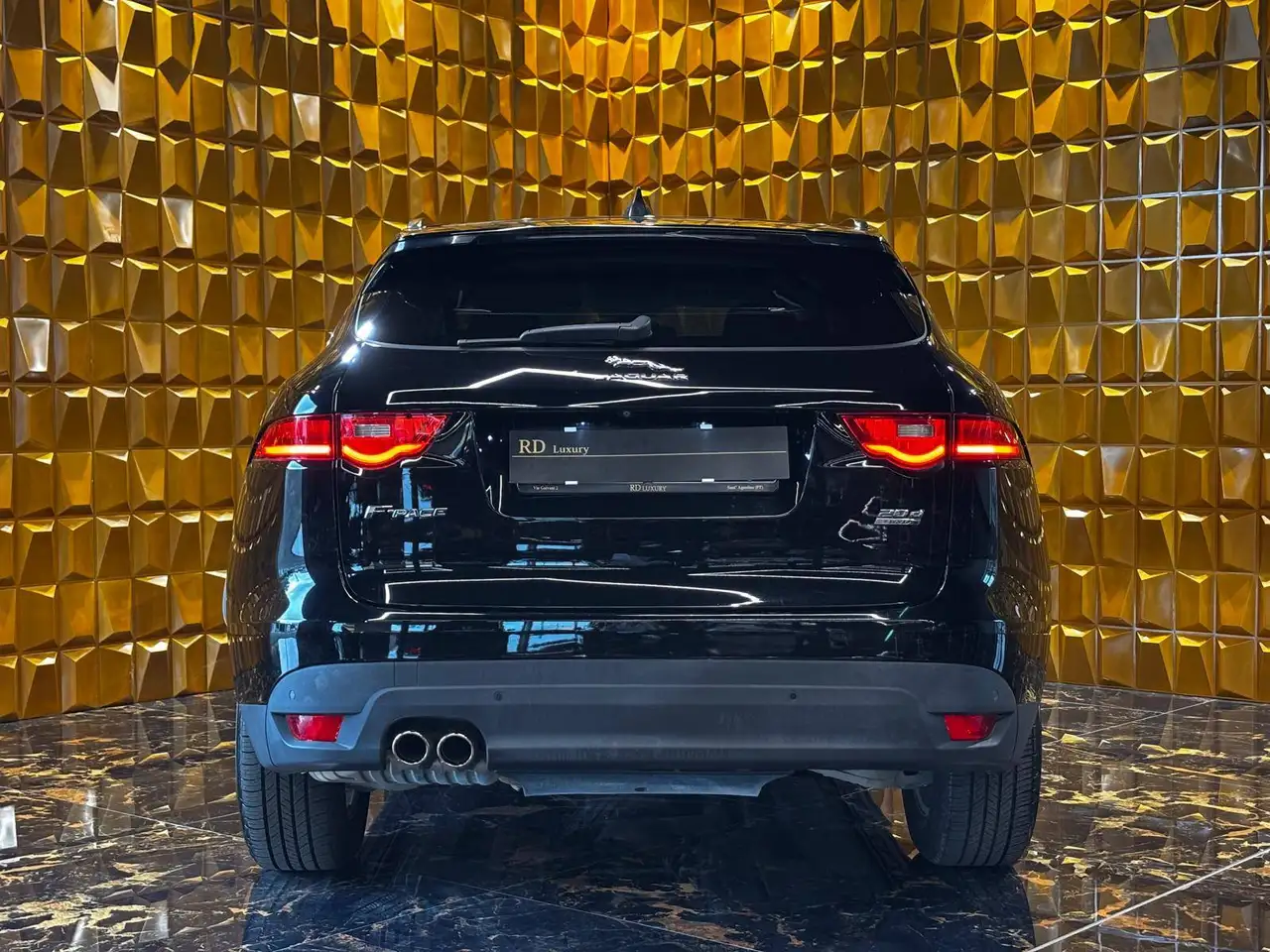 2020 Jaguar F-Pace 2.0d i4 Prestige AWD auto my20 Tagliandi Jaguar, photograph 4