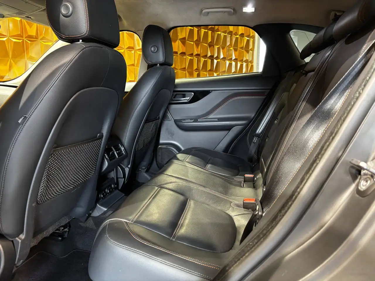 2020 Jaguar F-Pace 2.0d i4 Prestige AWD auto my20 Tagliandi Jaguar, photograph 10