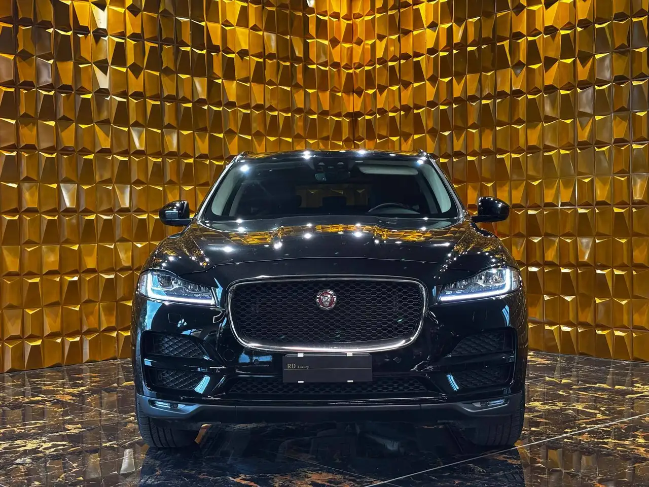 2020 Jaguar F-Pace 2.0d i4 Prestige AWD auto my20 Tagliandi Jaguar, photograph 2